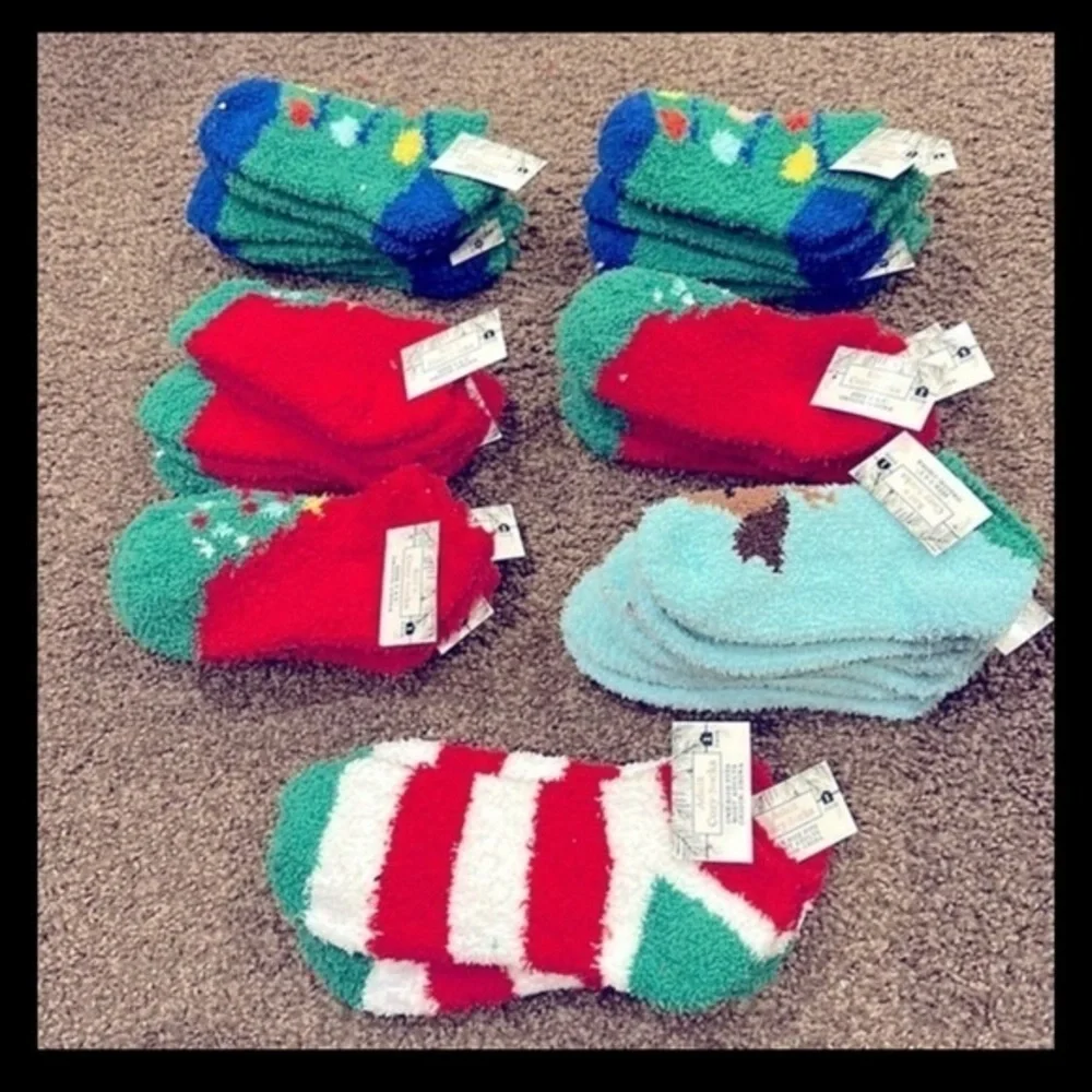 NWT 20 pcs Fuzzy socks child and adult Christmas socks reindeer Christmas tree
